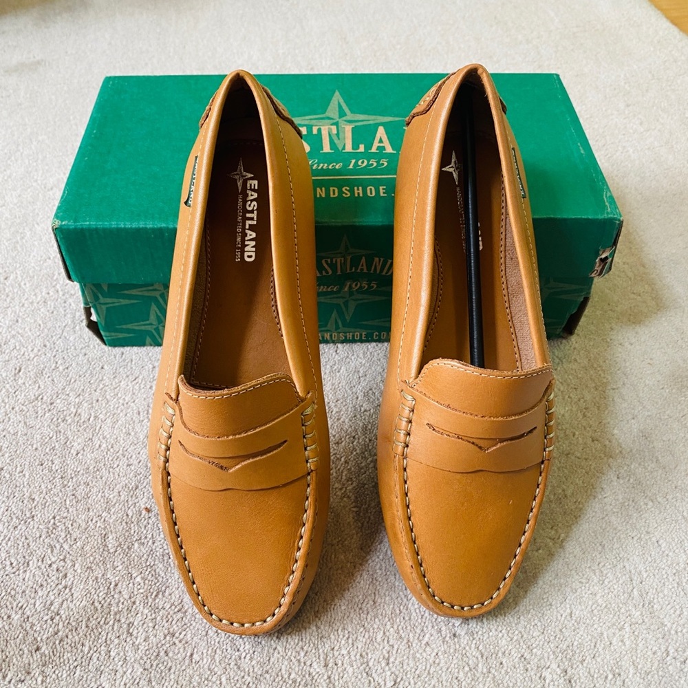 EASTLAND Leather Flat Loafers